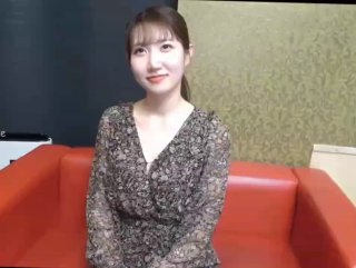 骚气纹身少妇牛奶湿身按摩器自慰出白浆
